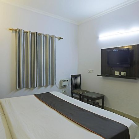 Airport Samara Inn Új-Delhi Kültér fotó