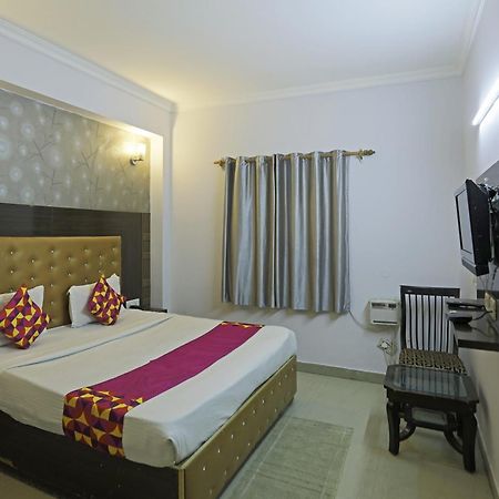 Airport Samara Inn Új-Delhi Kültér fotó