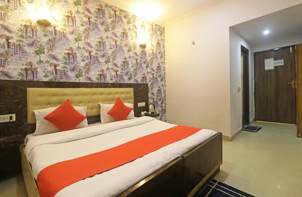 Airport Samara Inn Új-Delhi Kültér fotó