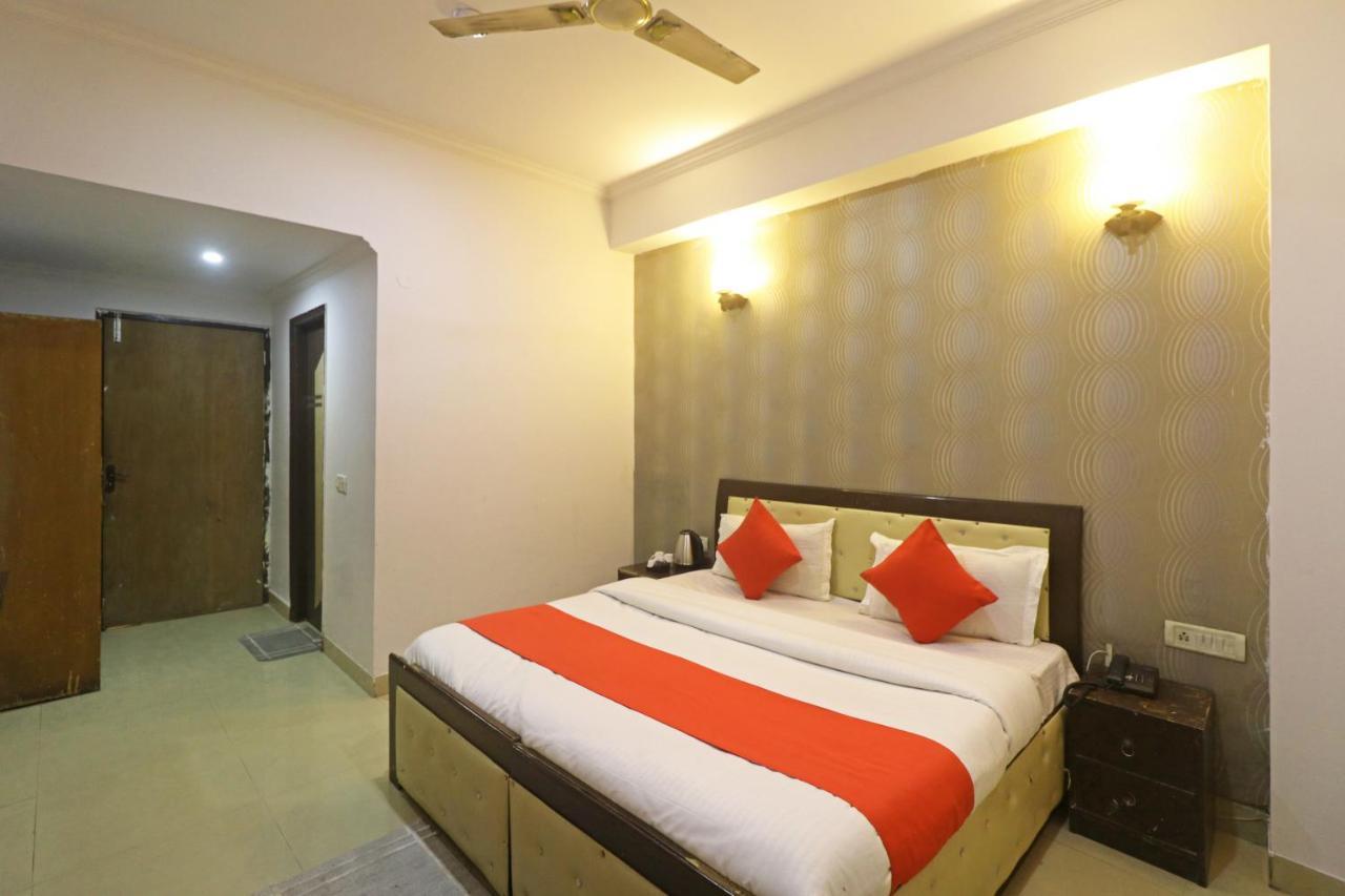 Airport Samara Inn Új-Delhi Kültér fotó