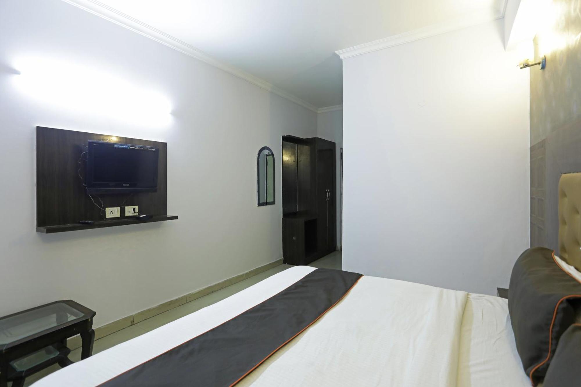 Airport Samara Inn Új-Delhi Kültér fotó