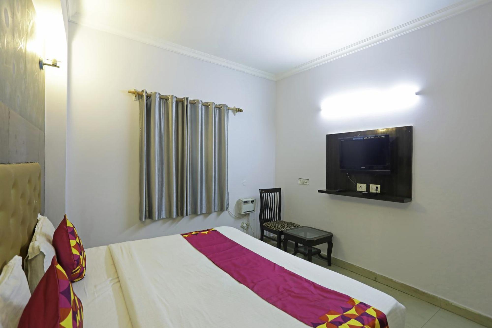Airport Samara Inn Új-Delhi Kültér fotó